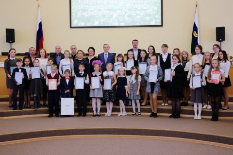 Победители областного конкурса детского рисунка, посвященного Дням защиты от экологической опасности.