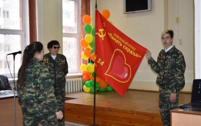 «А мы идем искать ровесников следы»